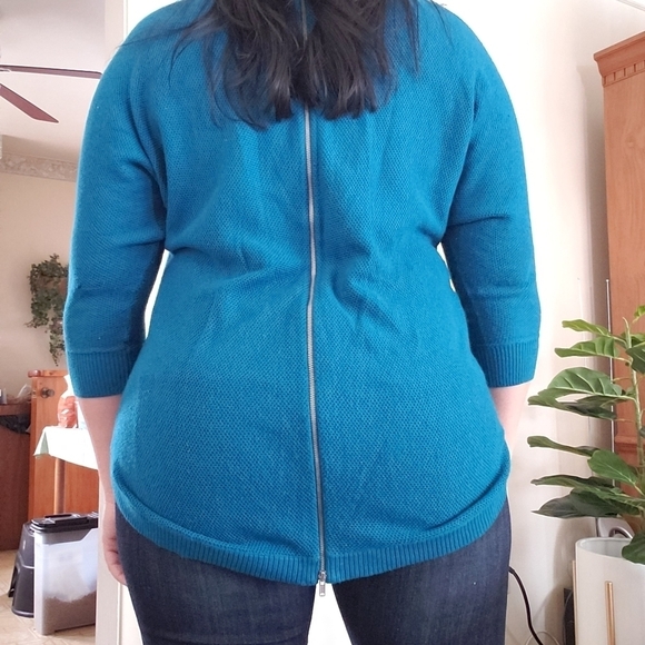 Express brand high low hem sweater, zipper back. Sz S - Picture 2 of 8